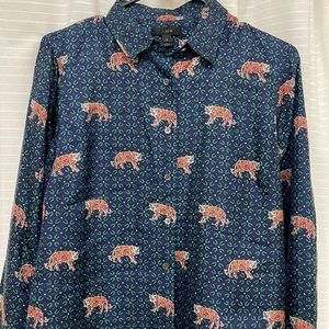 Silk tiger, detailed shirt